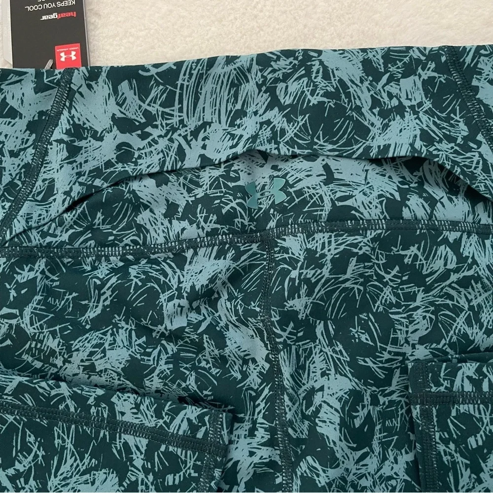Under Armour Teal Patterned Capris - Picture 5 of 8